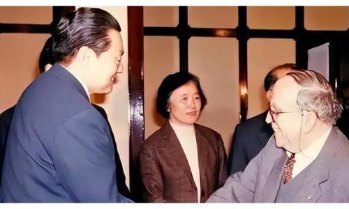 蜂蜜加白醋洗脸有什么功效-专业蜂蜜洗脸的正确方法与功效平台-用醋洗脸有什么作用和功效